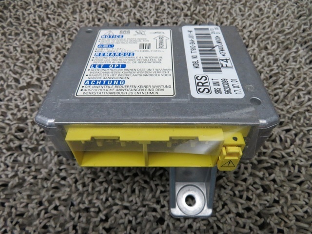 3833・フィット GD1 【SRS コンピューター】 エアバック未展開車両