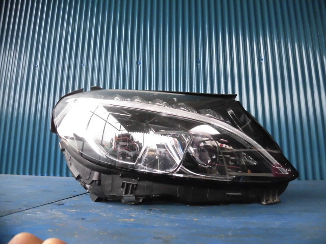 Cクラス 純正 W205 LED ベンツ ヘッドライト 後期 右 ⁄ 即決 