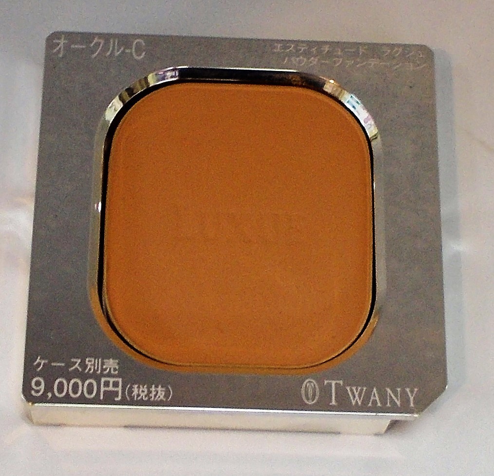 トワニー ラグジェ エスティチュード ⁄ TWANY パウダー