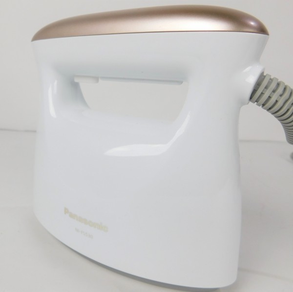 大得価，セール 1スタ Panasonic パナソニック NI-FS530 衣類スチーマー ハンディアイロン ホワイト(ハンディアイロン)｜売買されたオークション情報、yahooの商品情報をアーカイブ公開 - オークファン ハンディアイロン