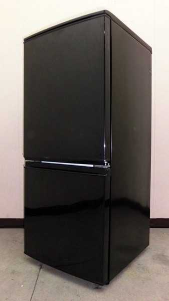 【超激得】 2016年製 SHARP つけかえどっちもドア採用 46Lボトムフリーザー 一人暮らしにオススメ 2ドア冷蔵庫137L SJ-D14B ブラック 8R91146(100リットル～)｜売買されたオークション情報、yahooの商品情報をアー 100リットル～