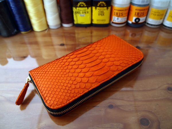  パイソンラウンドファスナー長財布本革マットオレンジ内装牛本革ブラック1円ジップロングウォレット売切限定(長財布（小銭入れあり）)｜売買されたオークション情報、yahooの商品情報を 長財布（小銭入れあり）