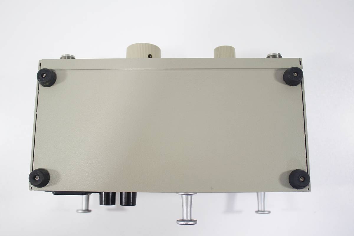 ☆ Anritsu SIGNAL GENERATOR MG724B1 2.45GHz-2.7GHz /取説他付/信号発生器/アンリツ