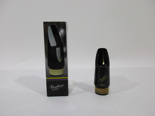 K091-181120-k4222k 送料600円 Vandoren バンドーレン Si♭-B♭バス 