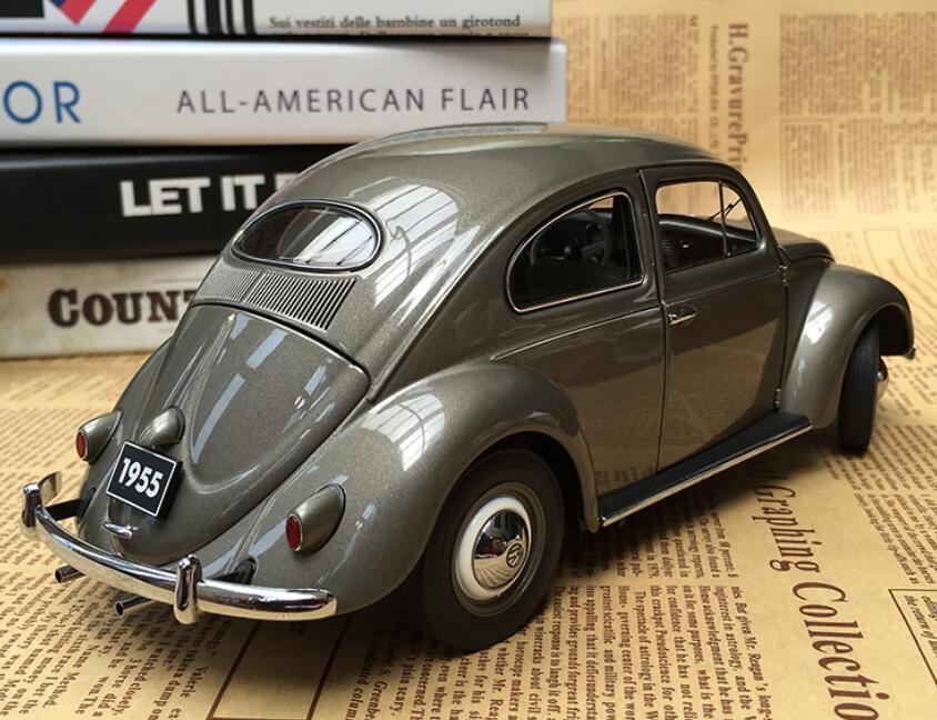 SUPER RARE* Autoart 1⁄18 Volkswagen Beetle 1200 Limousine (1955