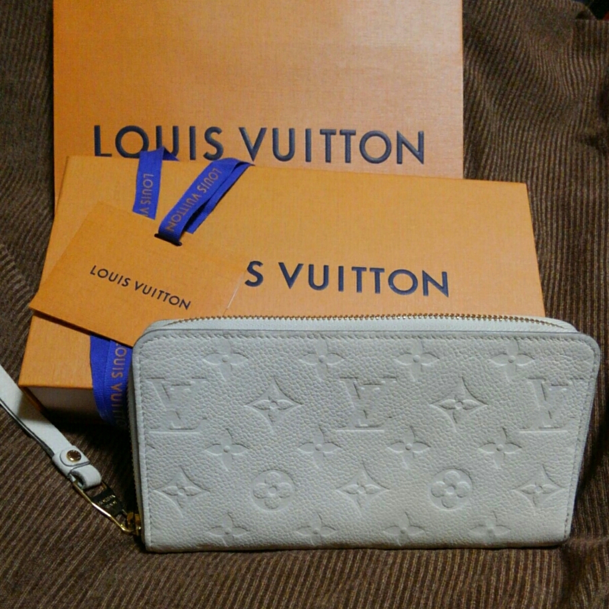 人気，正規品 LOUIS VUITTON モノグラムアンプラント/スクレット ロン(モノグラムライン)｜売買されたオークション情報、yahooの商品情報をアーカイブ公開 - オークファン 服飾小物