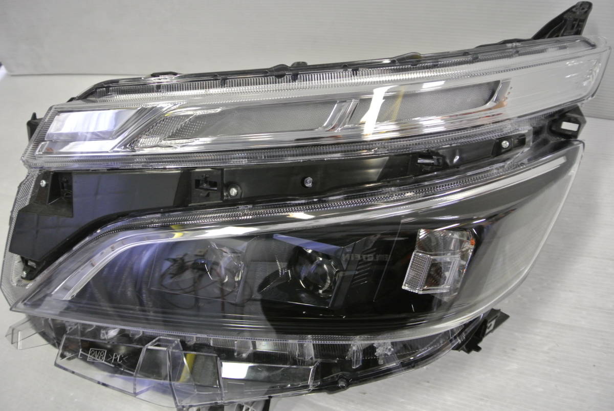 美品！VOXYヴォクシー後期 ZS 煌 ZRR80W LEDヘッドライト左 Assy全部