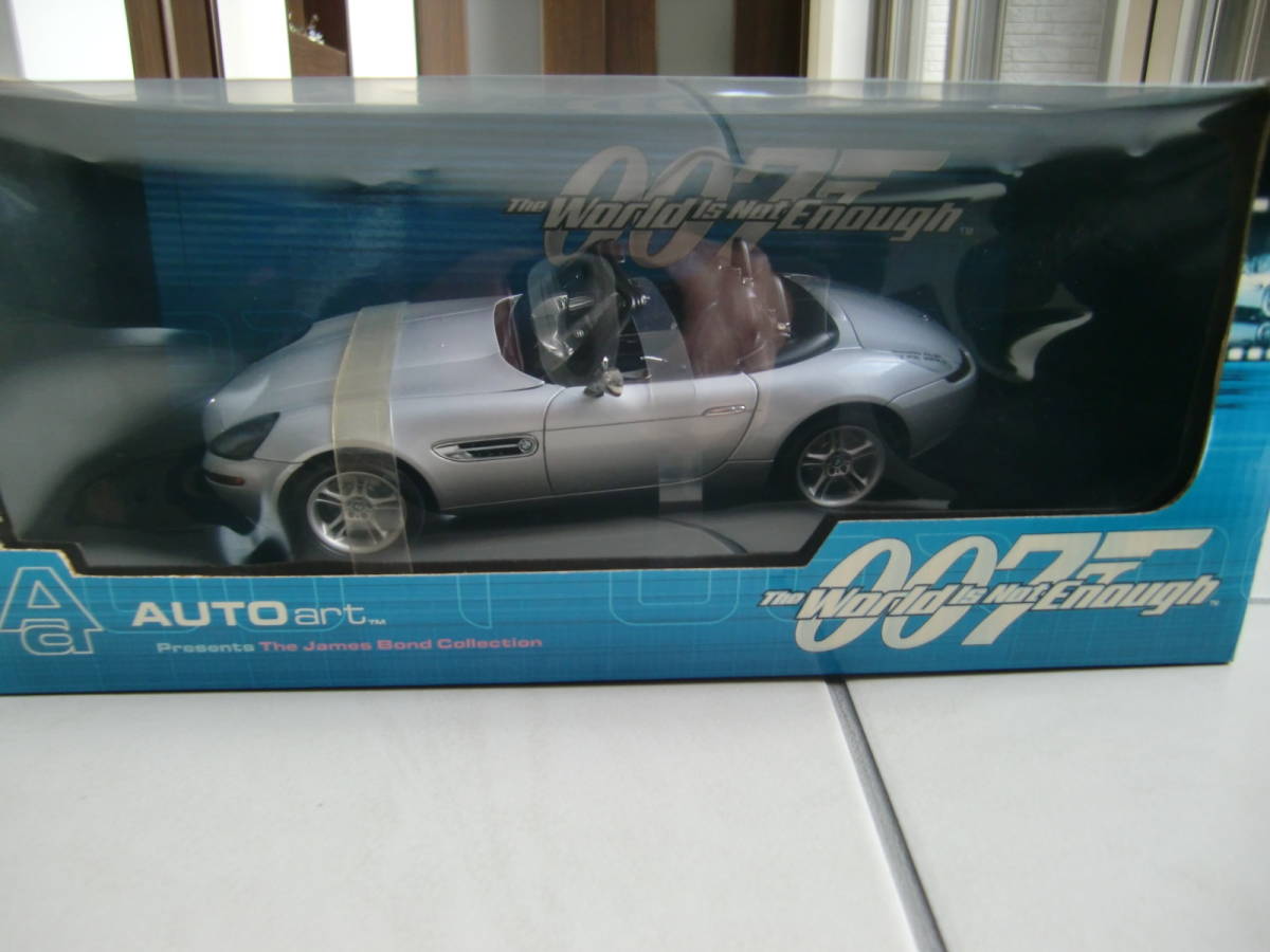AUTO art BMW Z8 007 1:18 BMW Z8 Bond from Autoart Forum