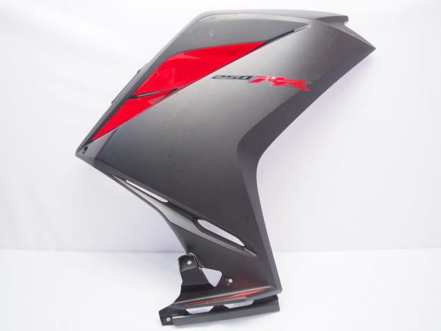CBR250RR : フロントサイドカウル カーボン フロントサイドカバー 割れ