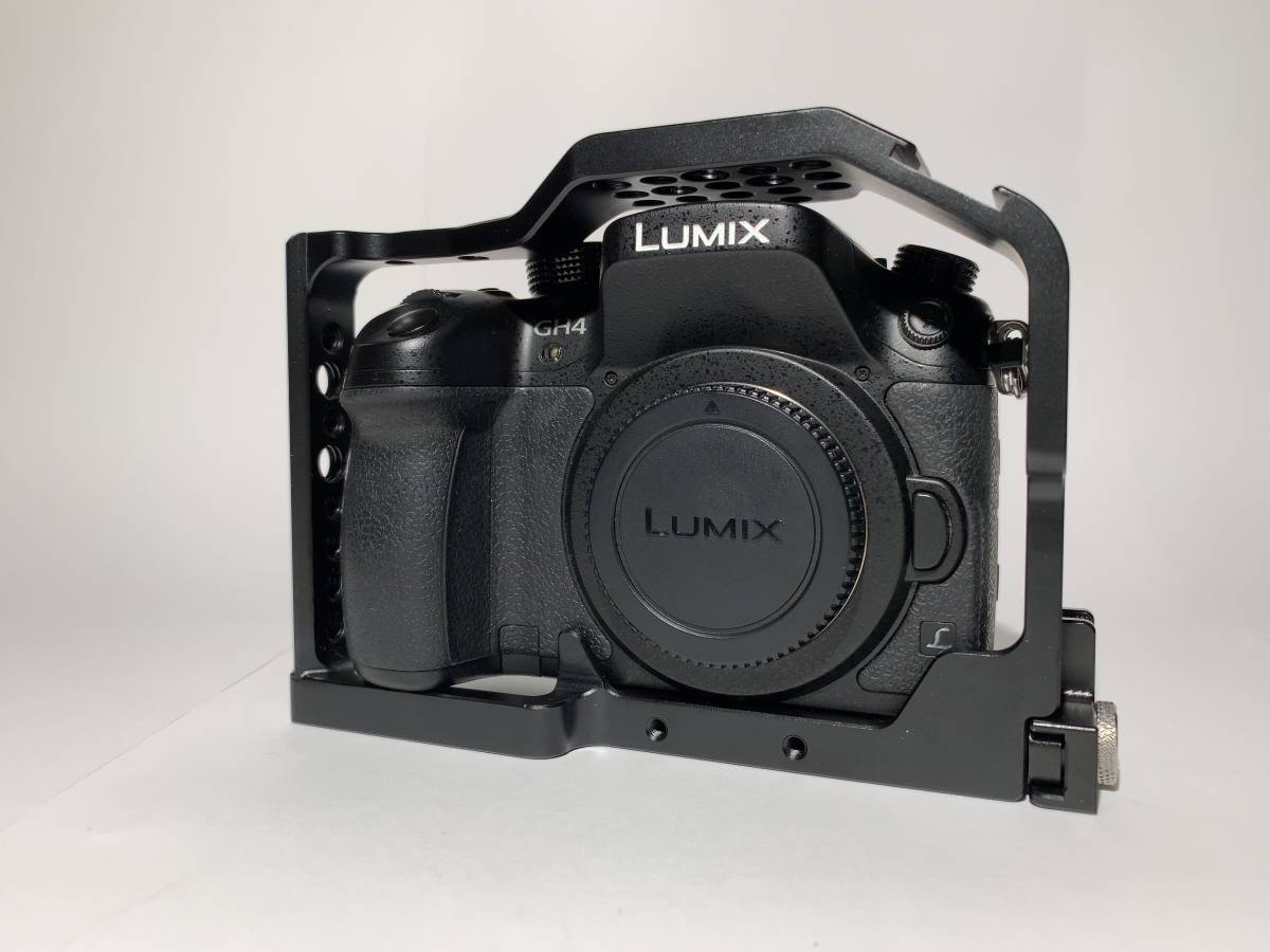 送料負担します！ Panasonic LUMIX DMC-GH4 バッテリーグリップDMW