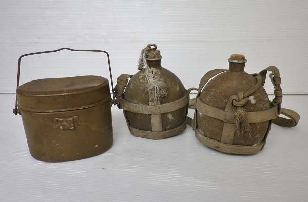旧日本軍 陸軍 当時物 九九式鉄帽 水筒 飯盒 3点セット昭和レトロ ミリタリー 日本軍 飯盒 水筒 旧日本軍 当時物 昭和15年 戦時中 陸軍戦争 大日本
