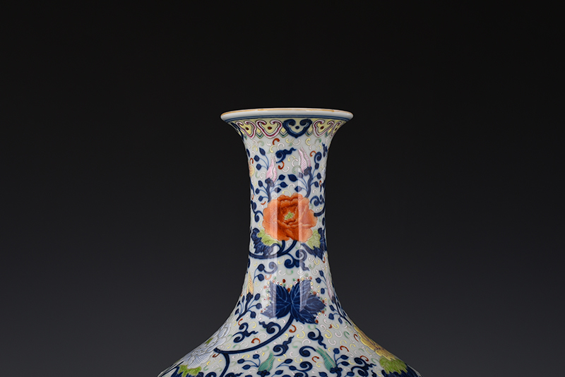 中国美術 唐物 青磁 纏枝蓮花紋 花瓶(ZE670) ☆古寶堂☆蒐集【7010】『清時代・乾隆青花粉彩纏枝牡丹紋瓶』中国古董