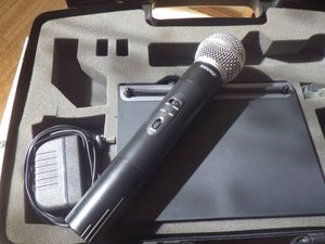 美品☆動作確認済み SHURE ( シュア ) SVX88/PG28×2本（shure 