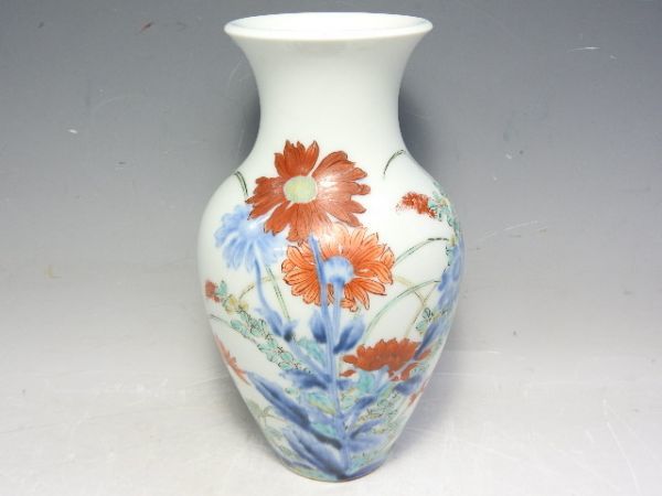 【豊富な，人気】 1153/ 今泉今右衛門 染錦草花図花瓶 陶印在 染付 花器 花入 華道具 茶道具(染錦)｜売買されたオークション情報、yahooの商品情報をアーカイブ公開 - オークファン 伊万里、有田