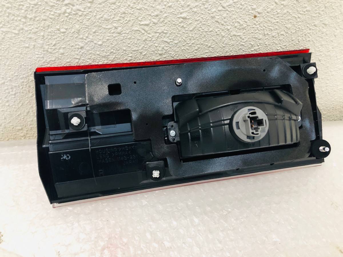 デリカD5 後期 CV5W 右テールランプ 内側用 未使用 8336A106 2026年