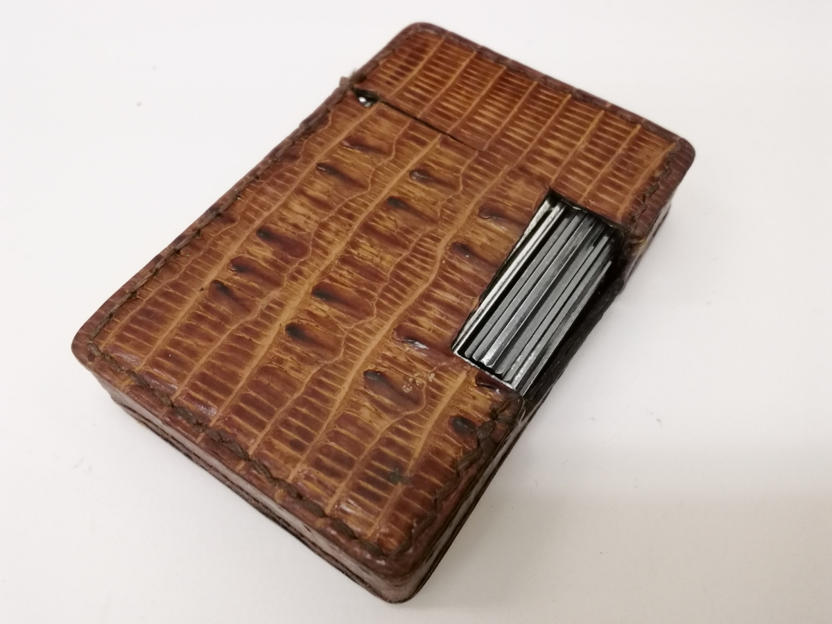デュポン ライターケース ブラック Dupont レザー エス・テー・デュポン 0 ガスライター ゴールド YMEX 180024（ブラック）180124（ブラウンNewカラー） スペイン製 ライター ラインD デュポン革 1
