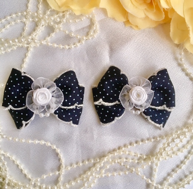【sale】　　○。handmade。○　　ドット柄とふわふわお花のリボン navy_1