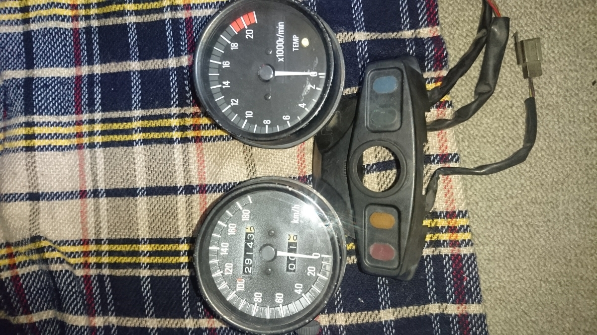 カワサキ バリオス Ⅰ型 ZR250A タコメーター (落札後の返品可能