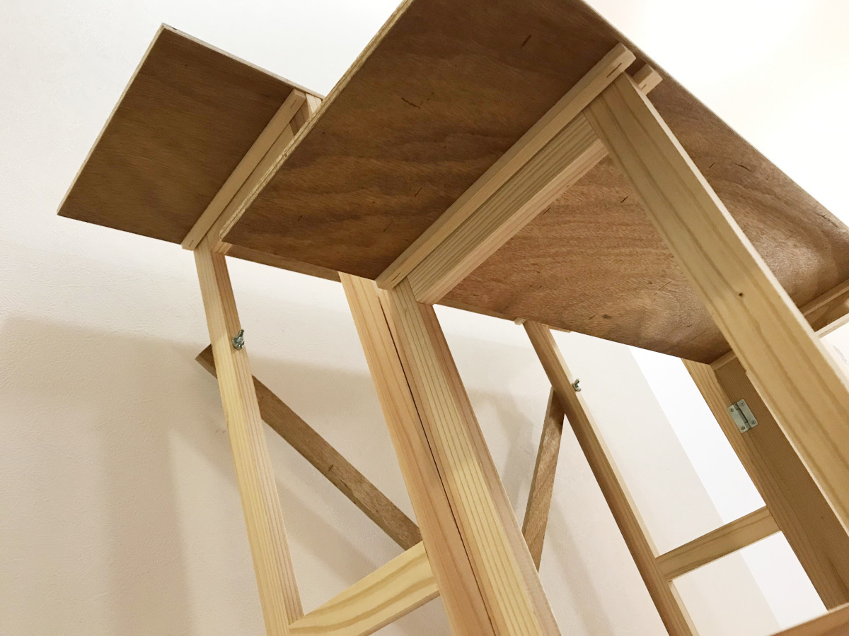 祭壇 三段 仏具 ★美品 仏壇・手元供養台木製三段・段違いメモリアルステージ：サンシェルフ