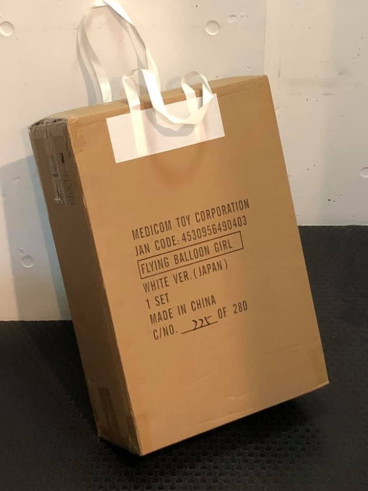 (R5) 280個限定 BANKSY FLYING BALLOON GIRL WHITE バンクシー **flower bomber / KAWS medicomtoy 