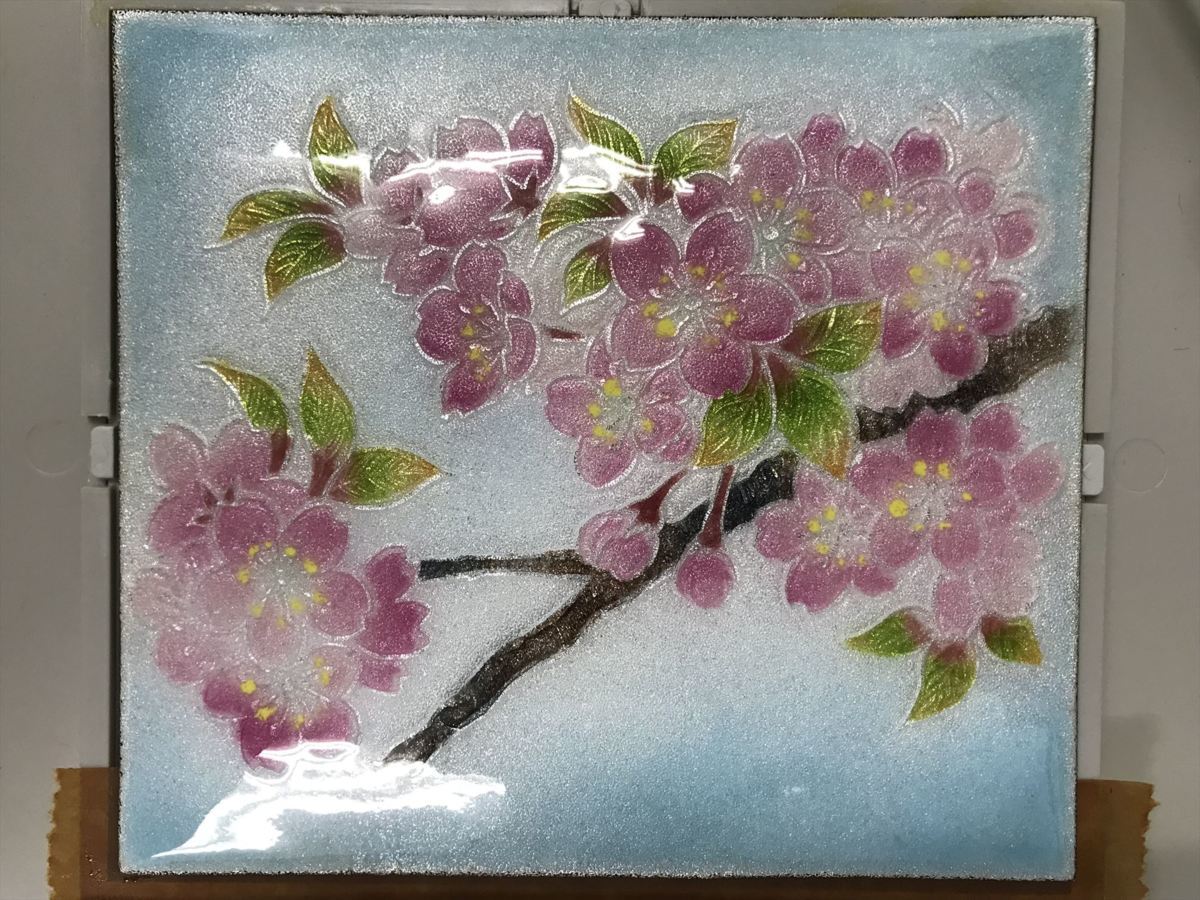 桜 絵皿 さくら 絵皿 横26センチ 縦24 5センチ 奥行3 3センチ 色絵磁器 売買されたオークション情報 Yahooの商品情報をアーカイブ公開 オークファン Aucfan Com