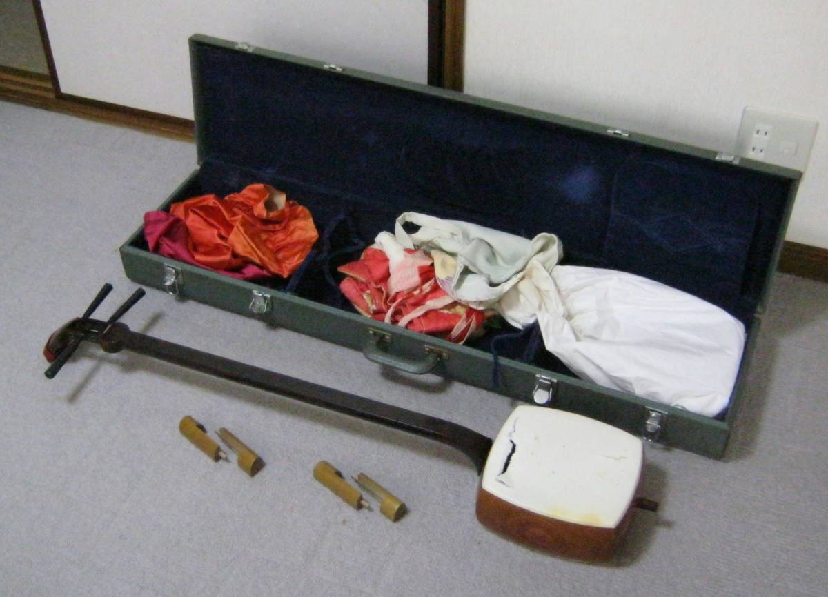 三味線 ケース付 両面新皮張りたて！民謡三味線 ケース付 紫檀 中棹