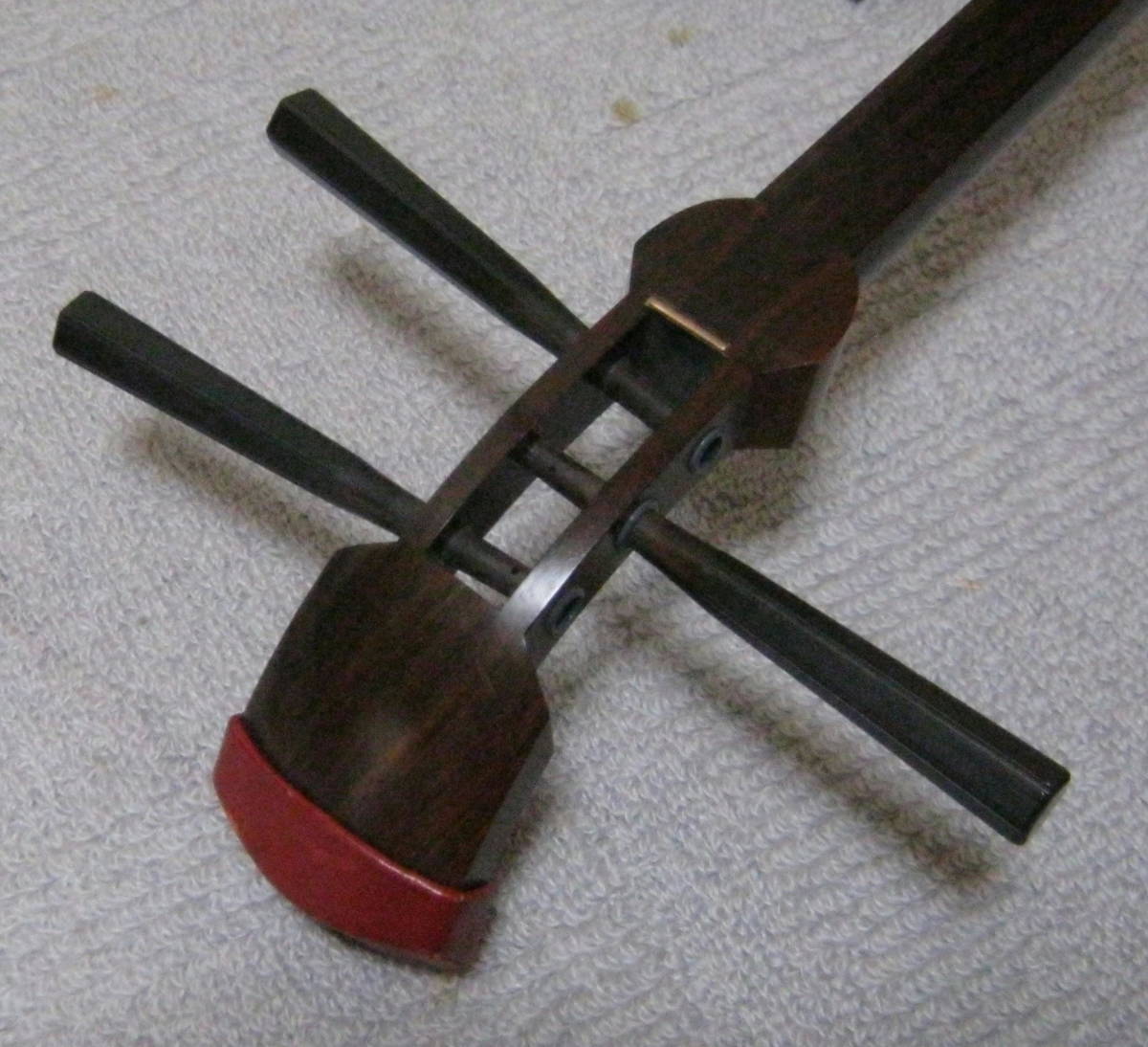 三味線 ケース付 両面新皮張りたて！民謡三味線 ケース付 紫檀 中棹