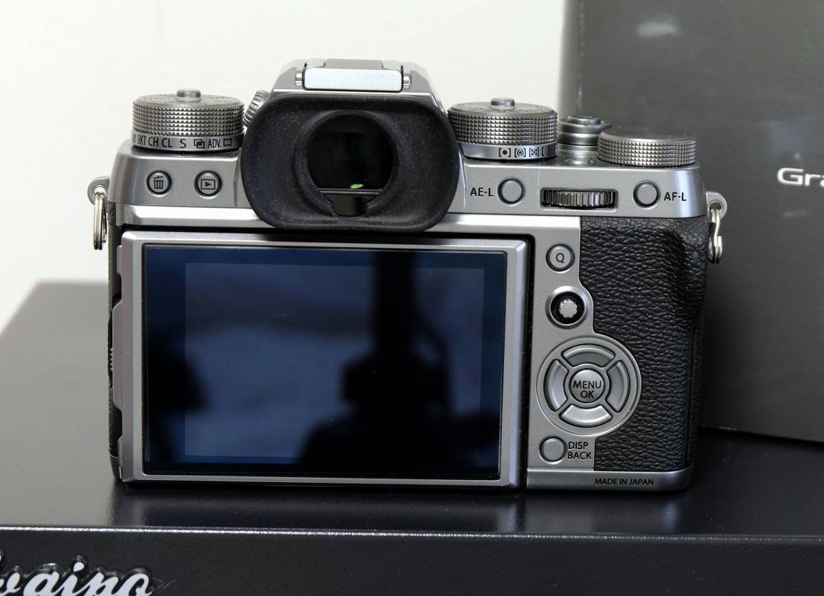 FUJIFILM X-T2 Graphite Silver Edition ボディ （メーカー保証有り） 即決特典あり