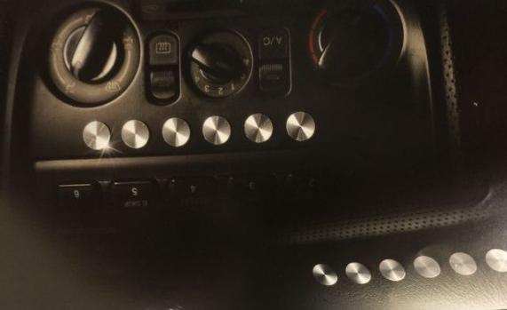 クロムメッキ リベット ワンポイント わけあり 傷隠し 穴隠し エンブレム撤去後 穴隠し エアロ 外装 内装 ドレスアップ 丸型 旧車 パーツ 売買されたオークション情報 Yahooの商品情報をアーカイブ公開 オークファン Aucfan Com