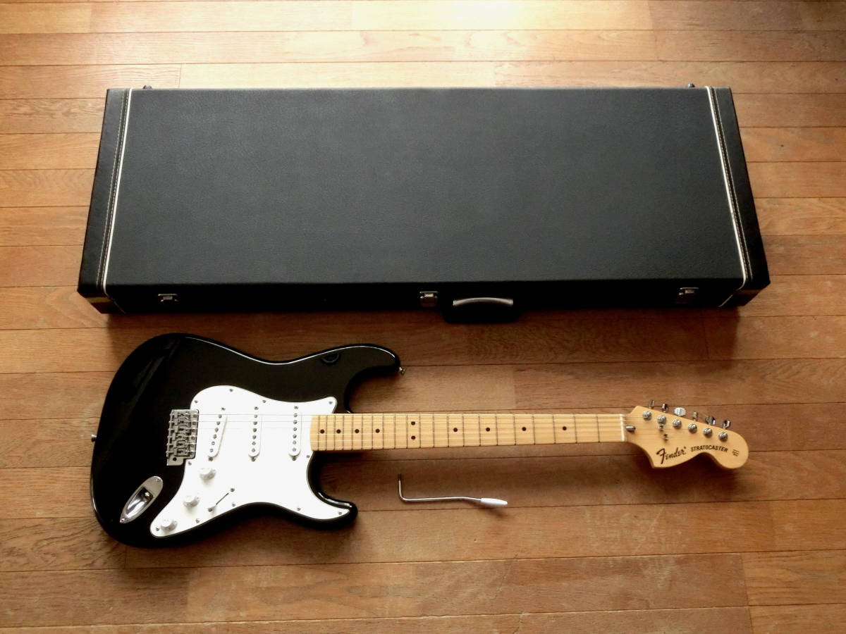 即決あり FENDER JAPAN ST72 程度良好 フェンダージャパン製ストラトキャスターモデル ブラック黒 エレキギター用ハードケース付属