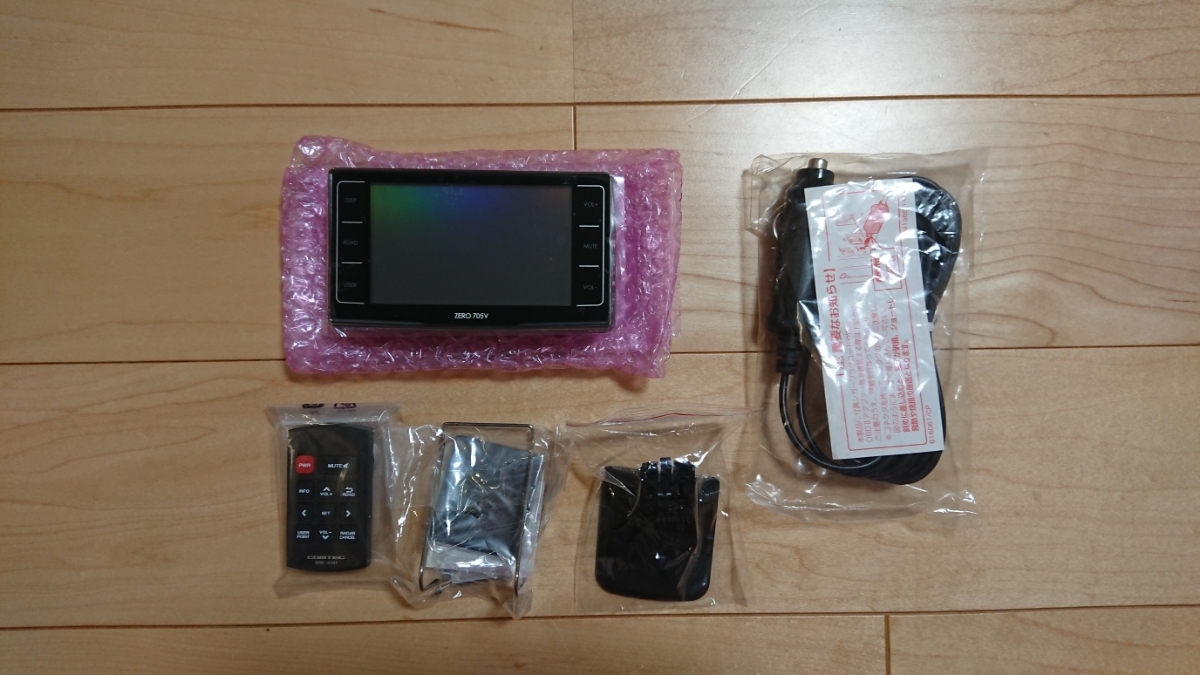 コムテック(COMTEC)レーダー探知機ZERO705VとOBDⅡアダプターOBD2-R3の