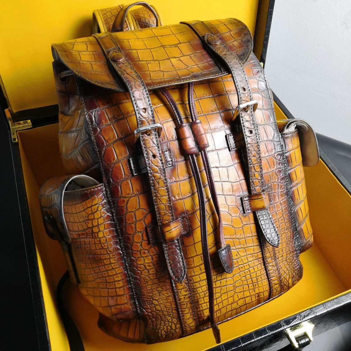 売れ筋直営店 特注品☆手工細作 リュックサック 本物保証 ワニ革