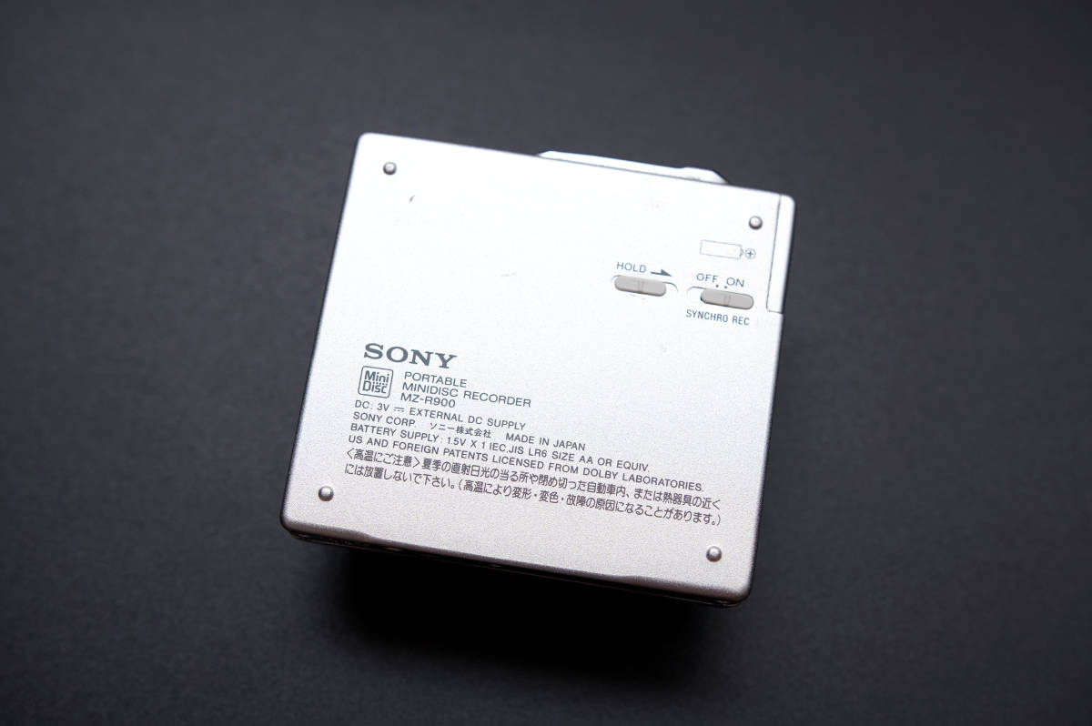 ☆美品☆ SONY ソニー WALKMAN ポータブルMDプレーヤー MZ-R900 SILVER