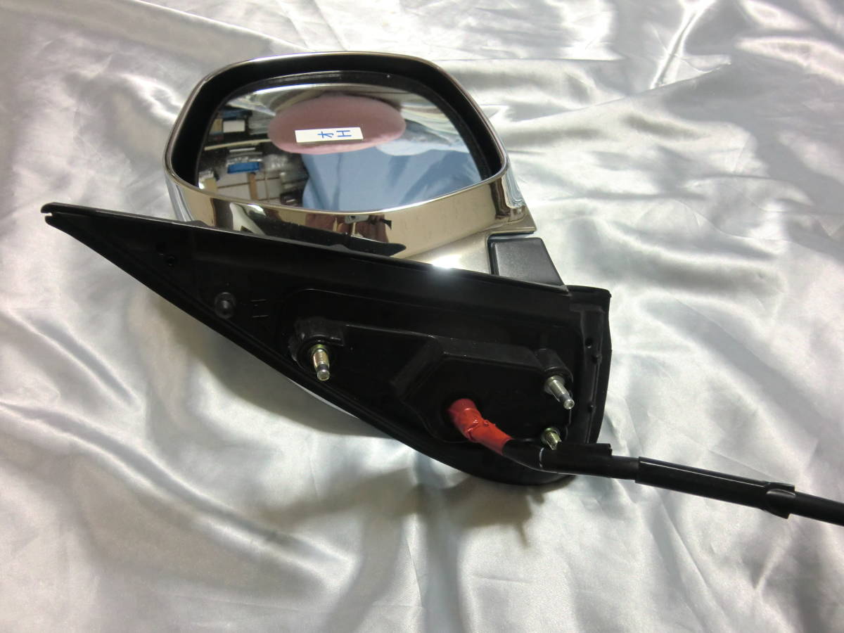 ★★★２００系ハイエース・トヨタ純正 ・Ⅰ型・二型・三型・四型・五型用 ・ メッキドアミラー・右側・売り切り★★★_2
