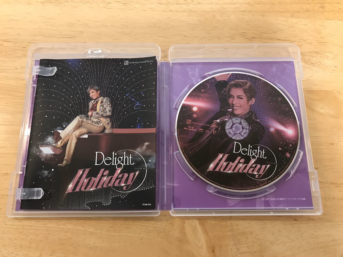 宝塚花組 Delight Holiday Blu-ray ポストカード付き □宝塚歌劇花組 Delight Holiday Blu-Ray + コレクションカード