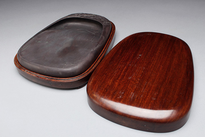 骨董品　端渓硯 古硯　紫檀台　蓋　3.3キロ 骨董品 端渓硯 古硯 紫檀台 蓋 3.3キロ 骨董品 端渓硯 古硯 紫檀台 蓋