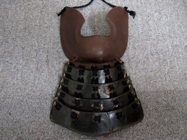 江戸時代 鉄製籠手 甲冑 面頬 前立て 武将 鎧 兜 草摺り 佩楯 武具 骨董