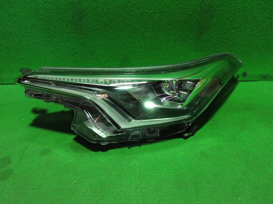 C-HR ZYX10/NGX50 純正 左ヘッドライト LED シーケンシャル KOITO 10-111 L 81185-10A20(ヘッドライト)｜売買されたオークション情報、yahooの商品情報をアーカイブ公開 - オークファン トヨタ用
