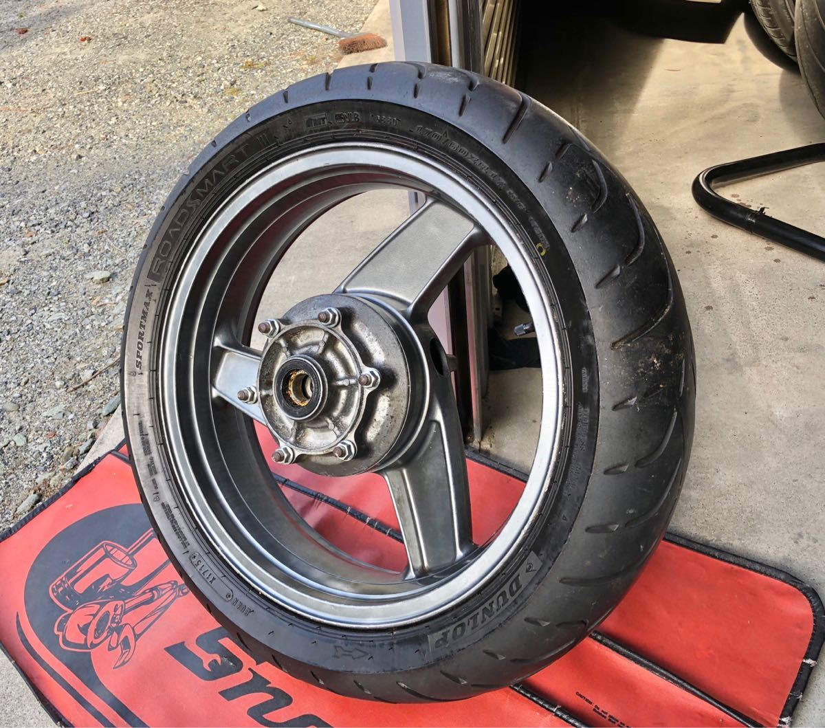 カワサキ ZZR400K リアホイール 流用 ゼファー750 タイヤ付き 