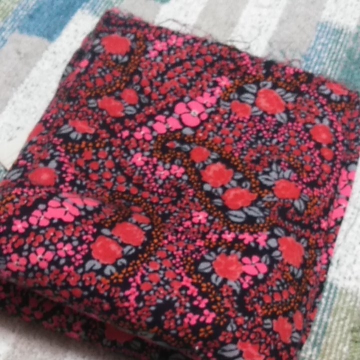 昭和レトロ　生地　布地　布　ハギレ　花柄　宇山あゆみ　ワンピース　デッドストック_8