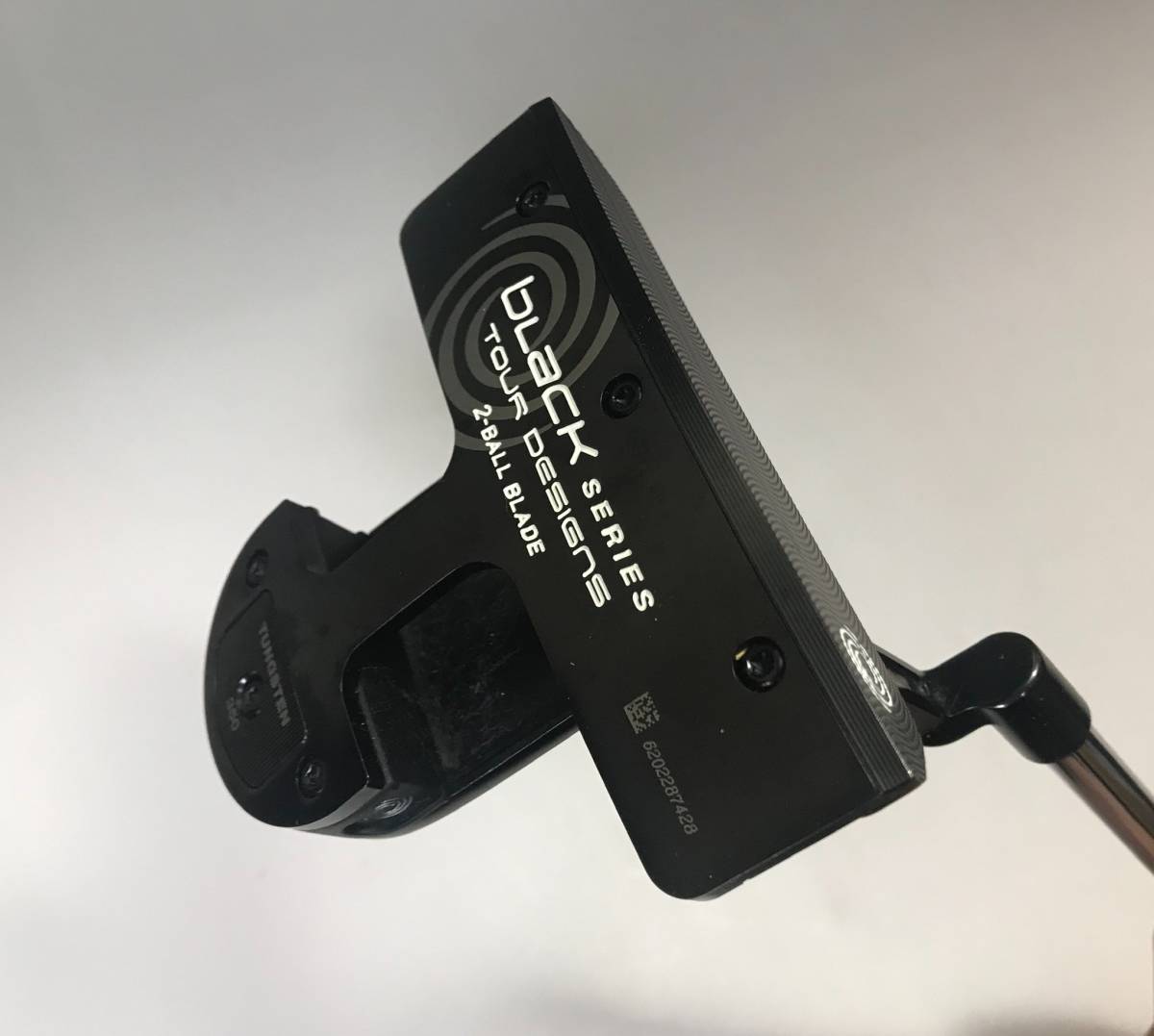 【軟鉄削り出しボディ+ブラックPVC仕上げ】オデッセイ ブラック・シリーズ ツアーデザイン 2BALL BLADE 35インチ スーパーストローク装着
