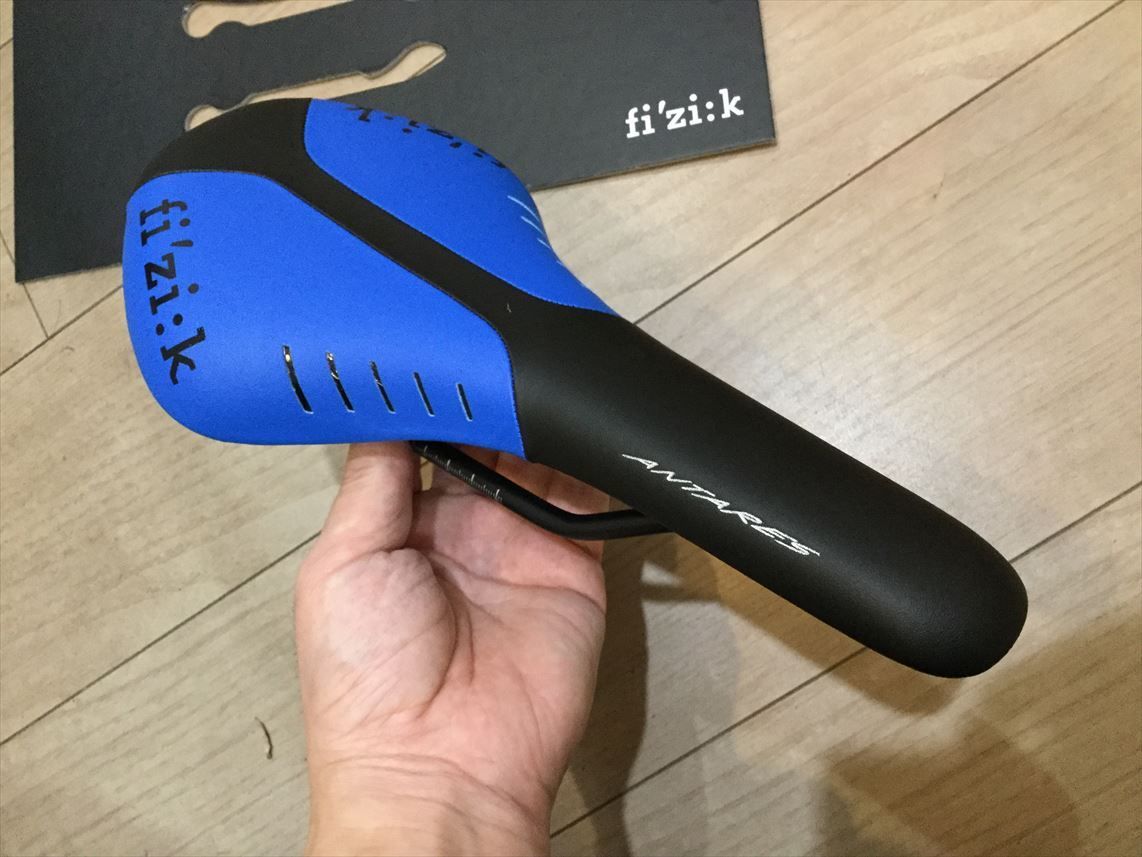 美品】fi'zi:k（フィジーク）サドル ALIANTE VERSUS X k:ium 259g
