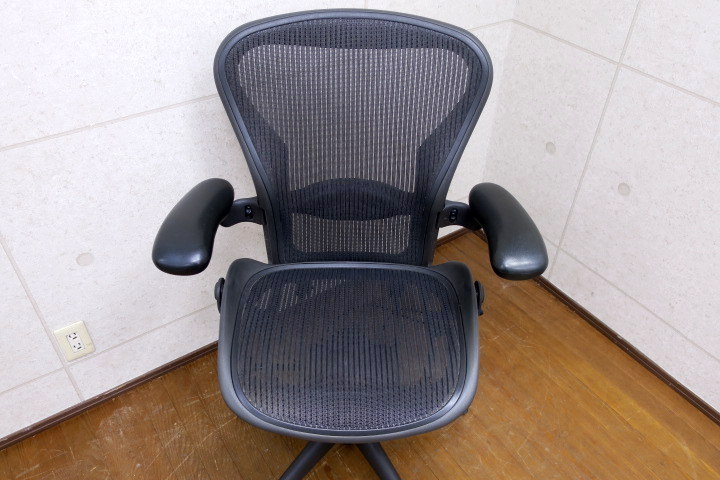 ランバーサポート アーロンチェア ハーマンミラー アーロンチェア専用 クラシック フル装備 楽天ランキング受賞 HermanMiller 社外品 互換性 : B 可動肘 アーロンチェアの使い方 クラシック・カーボン |