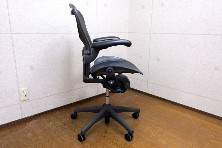 ランバーサポート アーロンチェア ハーマンミラー アーロンチェア専用 クラシック フル装備 楽天ランキング受賞 HermanMiller 社外品 互換性 : B 可動肘 アーロンチェアの使い方 クラシック・カーボン |