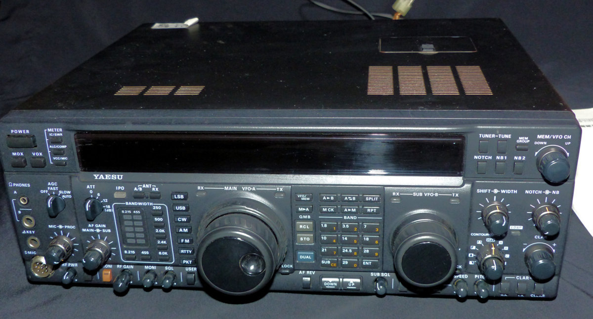 往年の名機 FT-1000MP 100W HF トランシーバー 微難あり ◇YAESU◇HF