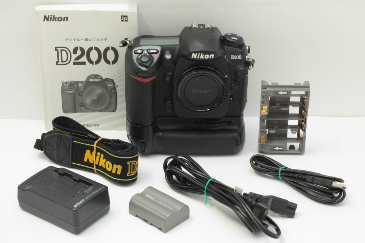 カメラ 【すぐ使える】Nikon D200 18-55mm レンズ・ストロボ付