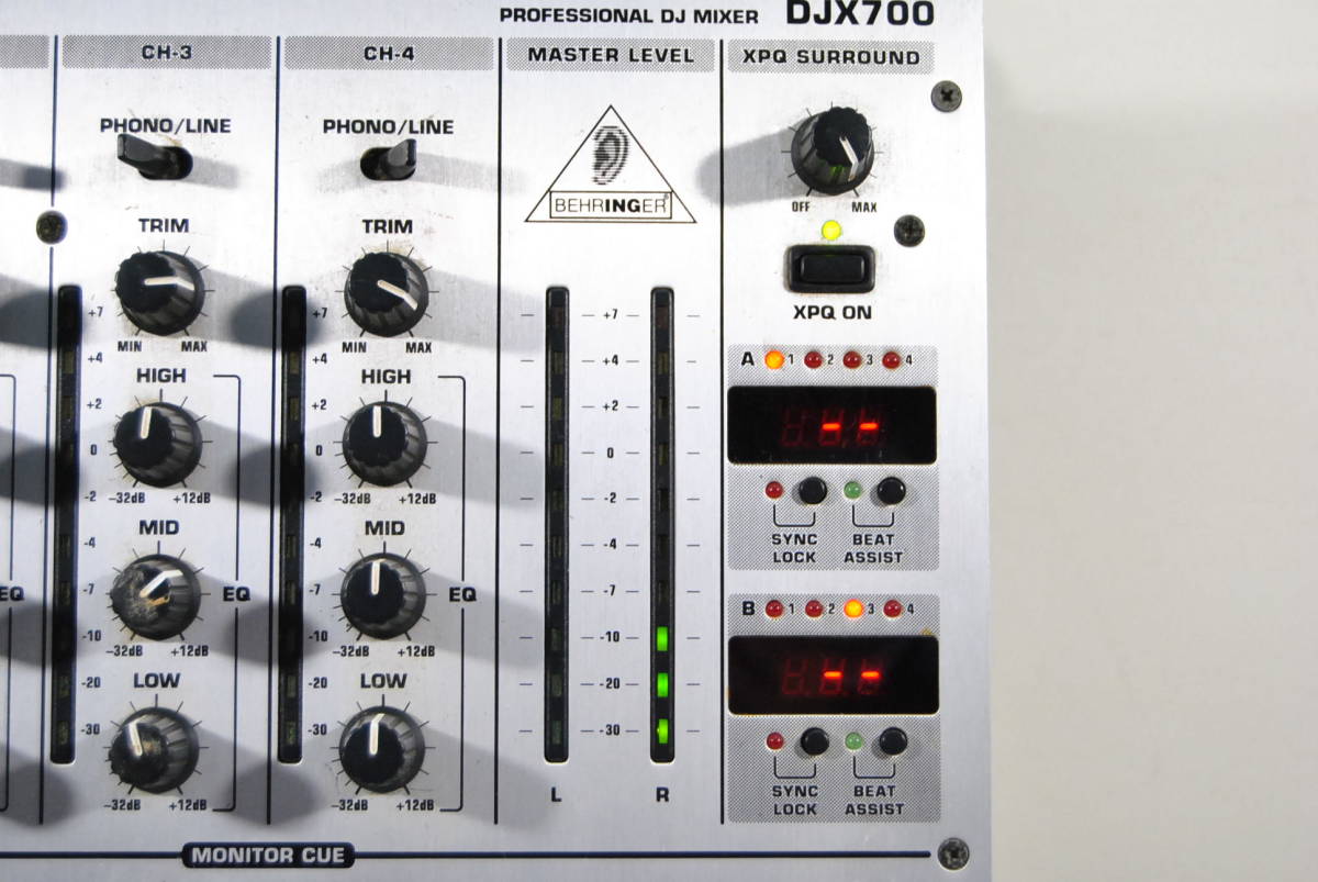 ★BEHRINGER ベリンガー DJX700 DJミキサー 通電確認済み