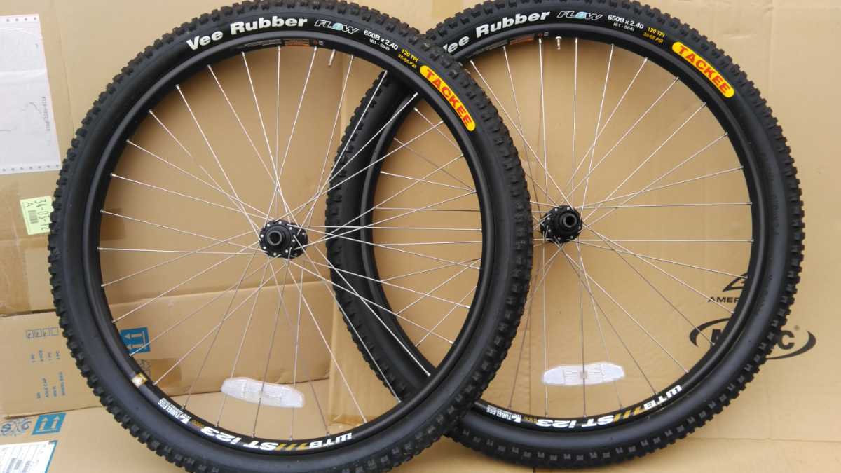  使用少な目 650ｂ 27.5インチWTB&DEOREチューブレスレディホイール タイヤ付き前後セット(ホイール（完組、手組）)｜売買されたオークション情報、yahooの商品情報をアーカイブ公開 - オーク ホイール（完組、手組）