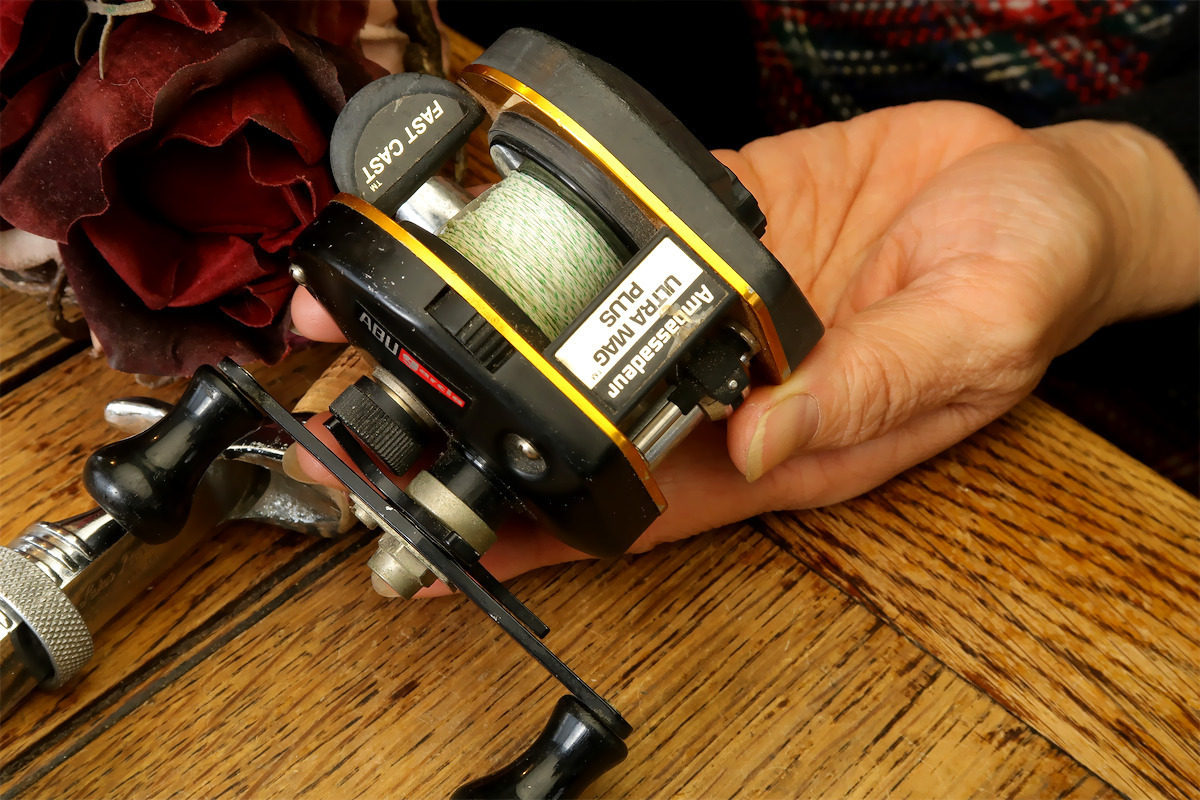  80s ABU GARCIA AMBASSADEUR ULTRA MAG PLUS アブ アンバサダー 斬新 革新的 2500C 3500C 4600CB 以上に実用的 オールド リール(アブガルシア)｜売買されたオークション情報、yahooの商品情報をアーカイブ公開 - アブガルシア