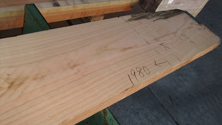 ブラックチェリー 訳あり処分 天板厚30mm - 同類サイズ 約20kg 2点 ブラックチェリー集成材 BOARD ロング 厚み21〜28mm KANADEMONO – 無垢 &frasl; アメリカンブラックチェリーの無垢パネリング（羽目板・壁材・天井材